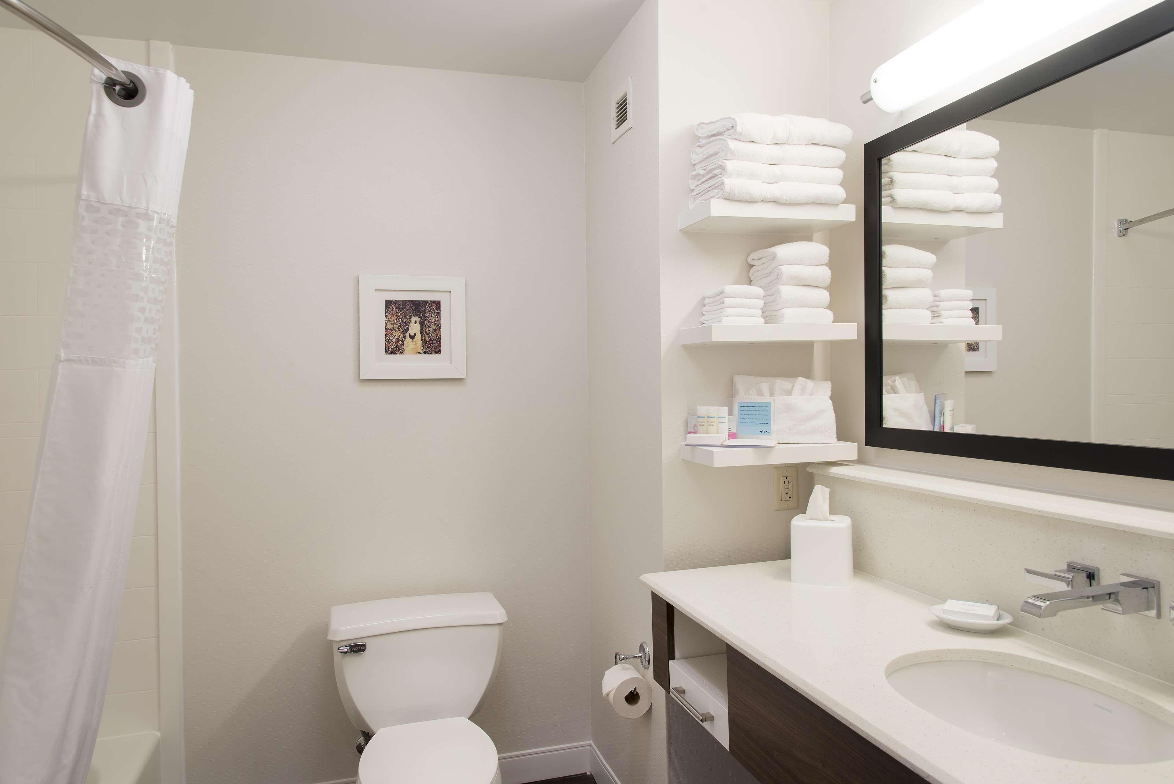 Hampton Inn Сеймур Экстерьер фото