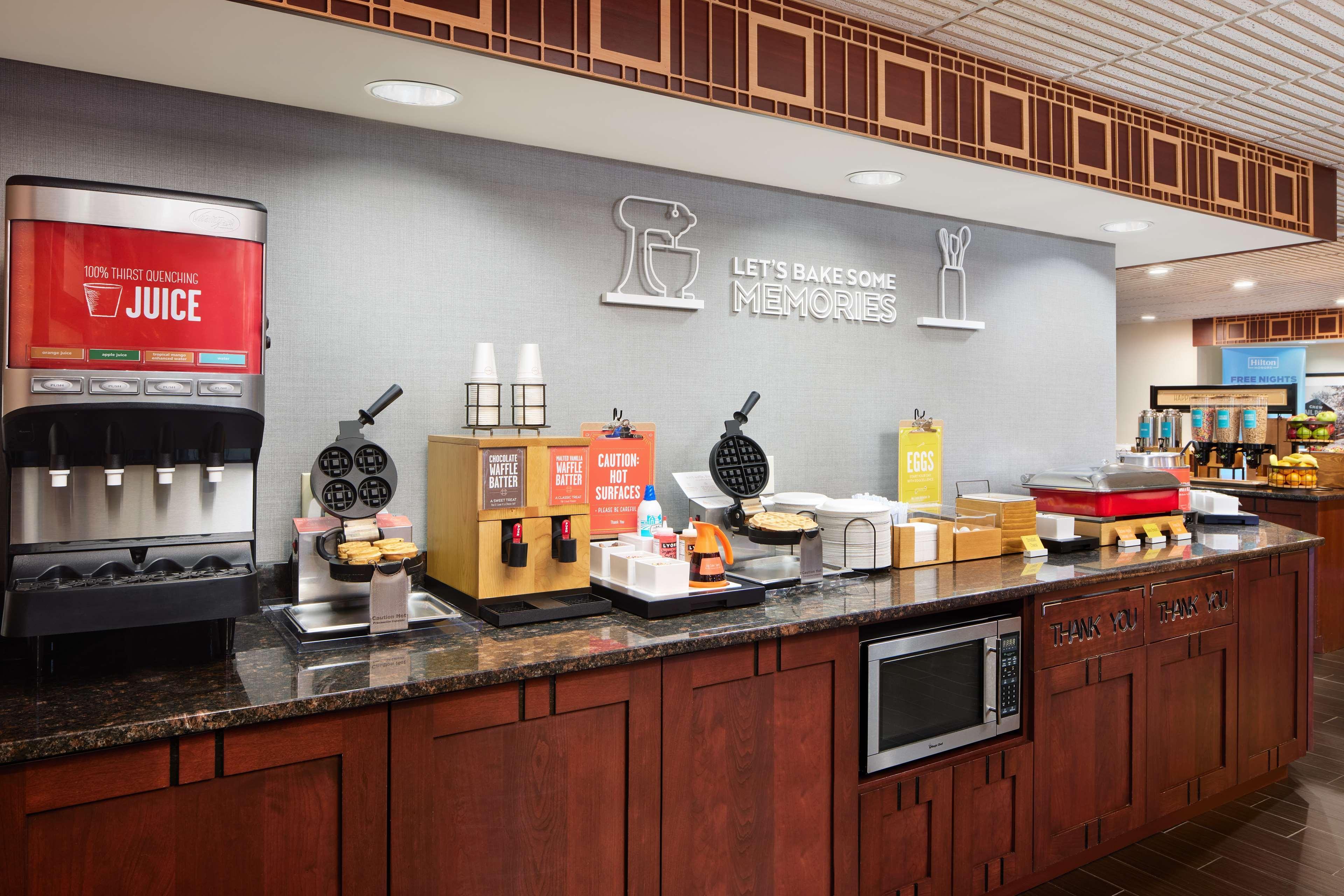 Hampton Inn Сеймур Экстерьер фото